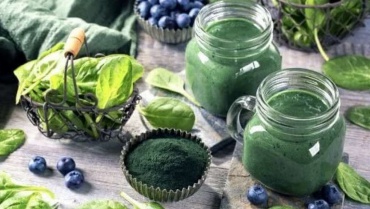 How is spirulina produced by craftsmen?